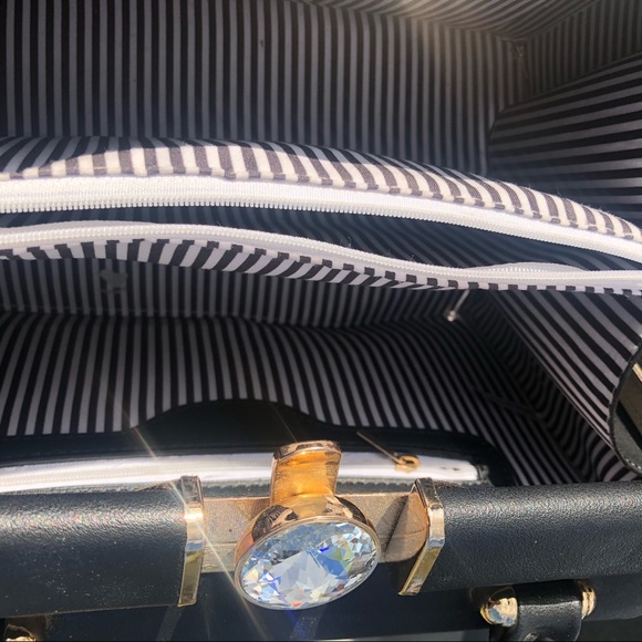 {???} Black Rhinestone Kiss Lock Frame Purse - Picture 5 of 5